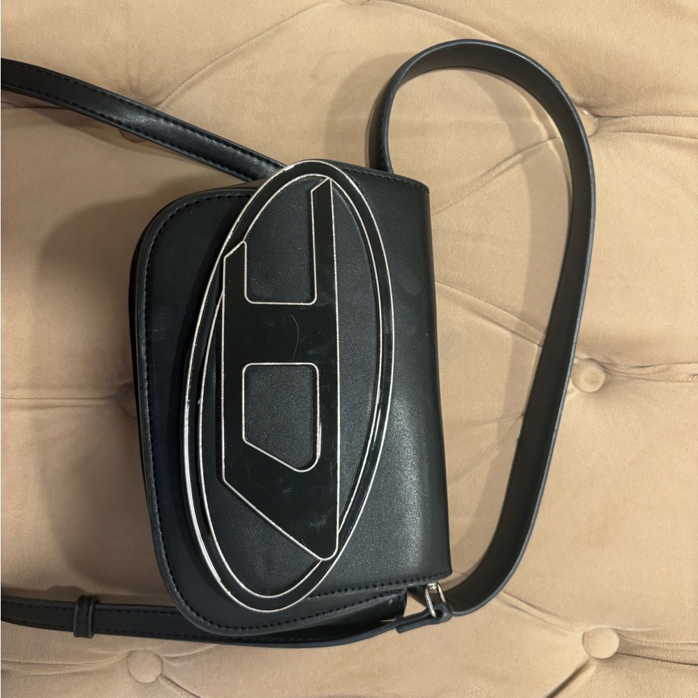 Authentic Diesel 1dr Black and Silver Crossbody Bag
